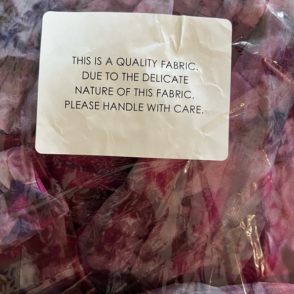 NWT Lulus women’s maxi organza dress gown. Size medium - Picture 6 of 6